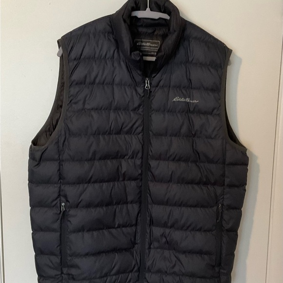 Eddie Bauer Men's Dark Gray Quilted Vest - Picture 1 of 4
